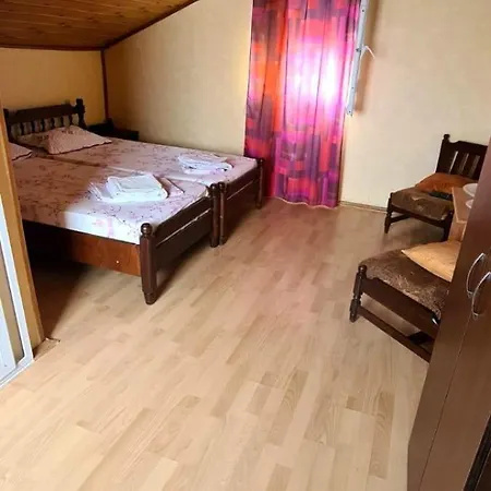 بيت ضيافة Casa Bucuria كوستِنيست