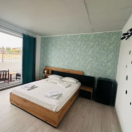 Casa Bucuria بيت ضيافة 3*