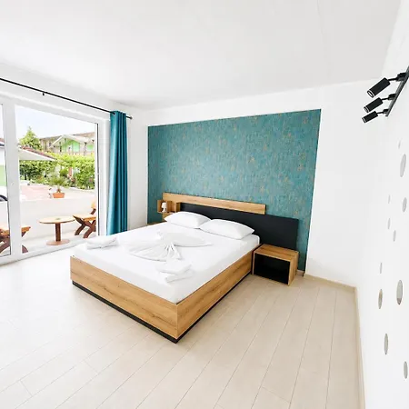 Casa Bucuria 3*