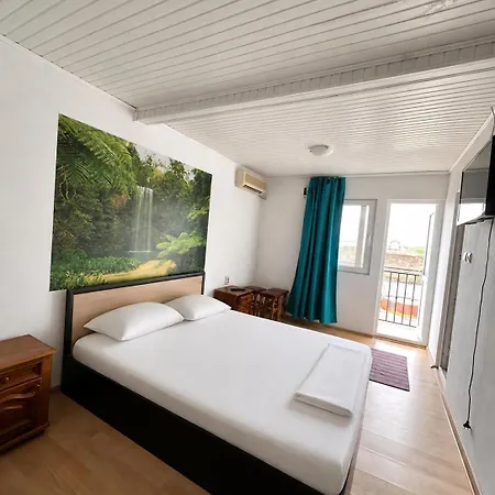Casa Bucuria 3*