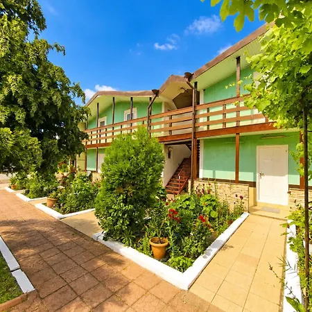 Casa Bucuria 招待所 3*
